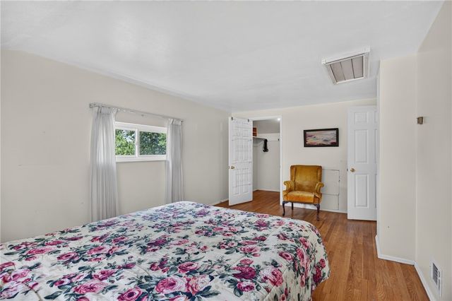 577 Arbor Ln, Pleasant Hills, PA 15236