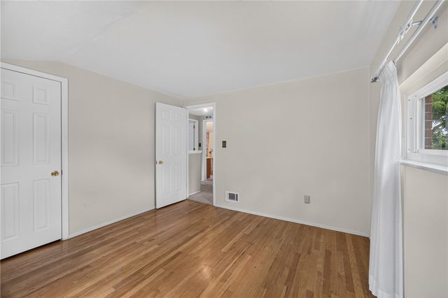 577 Arbor Ln, Pleasant Hills, PA 15236
