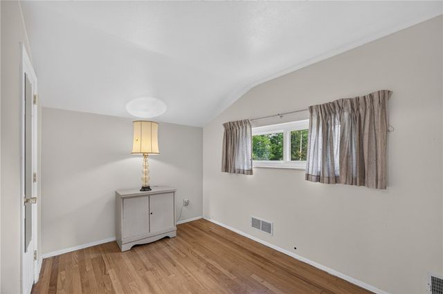 577 Arbor Ln, Pleasant Hills, PA 15236