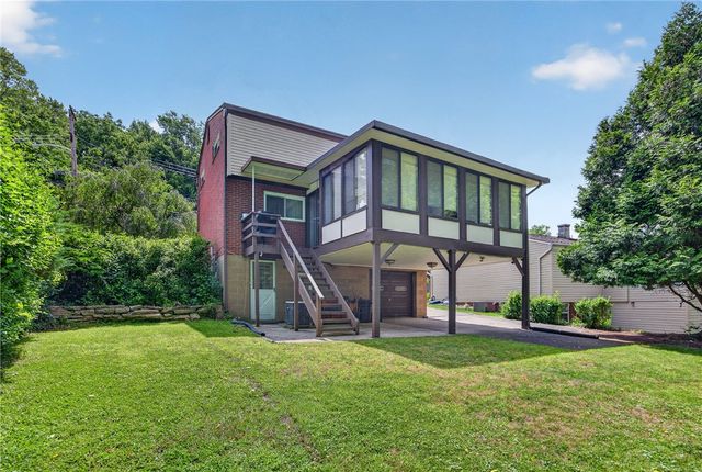 577 Arbor Ln, Pleasant Hills, PA 15236