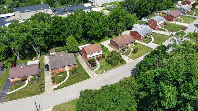 577 Arbor Ln, Pleasant Hills, PA 15236