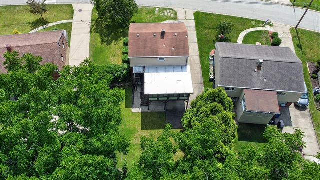 577 Arbor Ln, Pleasant Hills, PA 15236