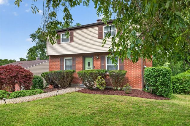 577 Arbor Ln, Pleasant Hills, PA 15236