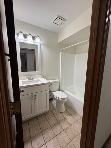 121 Spuhler Drive, Batavia, IL 60510