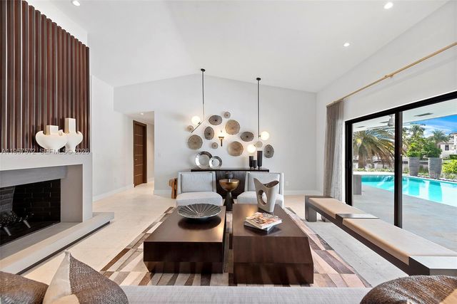 540 Reinante Ave, Coral Gables, FL 33156