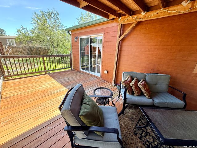 127 PRIVATE ROAD 1518, Bandera, TX 78003