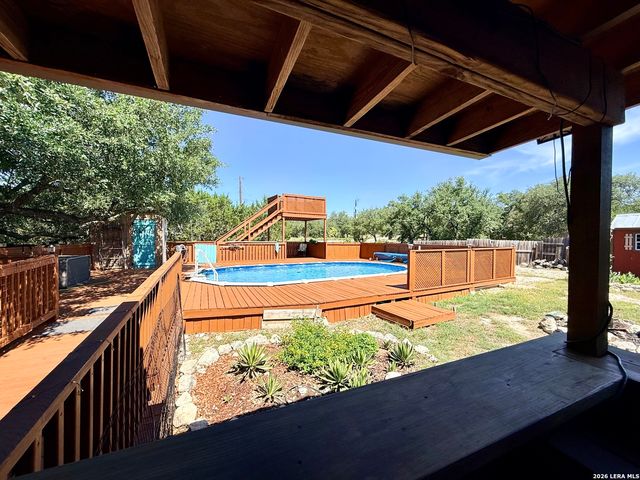 127 PRIVATE ROAD 1518, Bandera, TX 78003