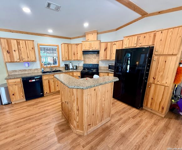 127 PRIVATE ROAD 1518, Bandera, TX 78003