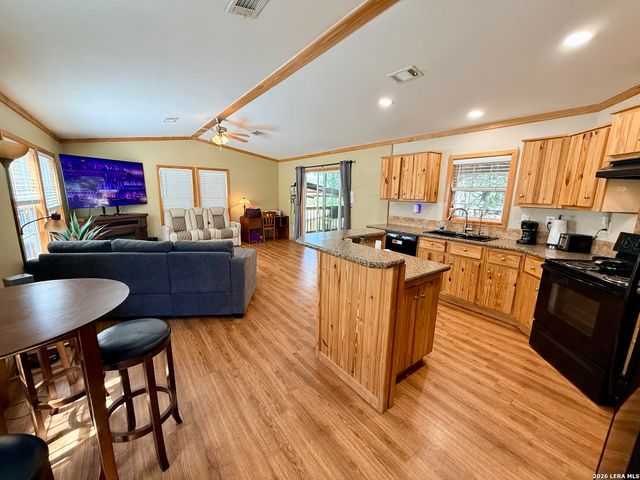 127 PRIVATE ROAD 1518, Bandera, TX 78003