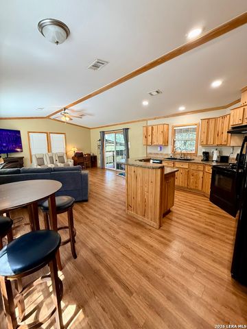 127 PRIVATE ROAD 1518, Bandera, TX 78003