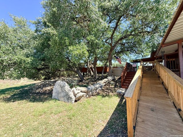 127 PRIVATE ROAD 1518, Bandera, TX 78003