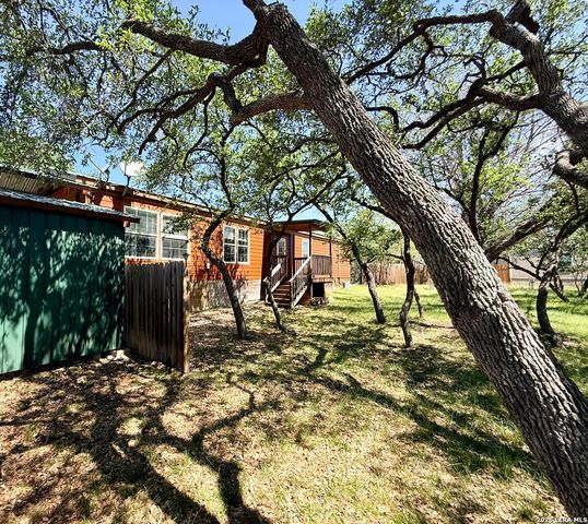 127 PRIVATE ROAD 1518, Bandera, TX 78003