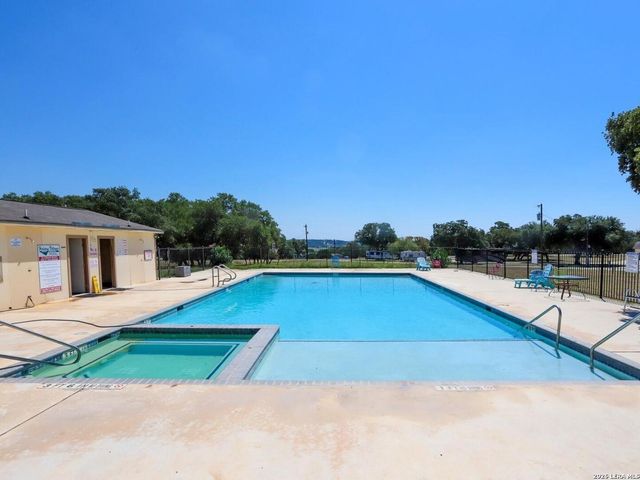 127 PRIVATE ROAD 1518, Bandera, TX 78003