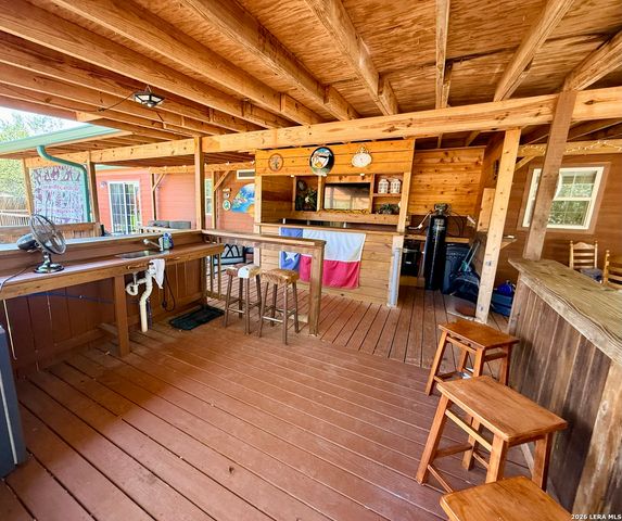 127 PRIVATE ROAD 1518, Bandera, TX 78003