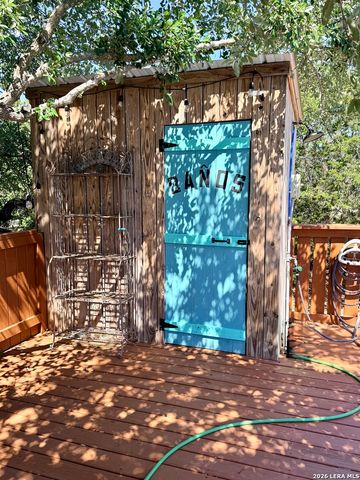 127 PRIVATE ROAD 1518, Bandera, TX 78003