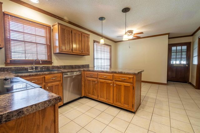 261 WALNUT LEAF DR, Memphis, TN 38018