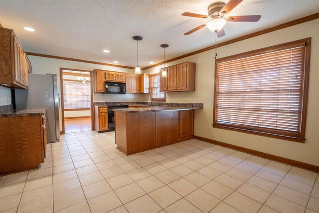 261 WALNUT LEAF DR, Memphis, TN 38018