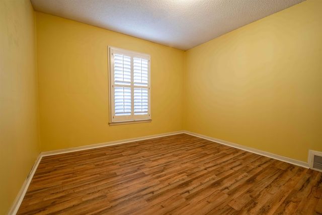 261 WALNUT LEAF DR, Memphis, TN 38018