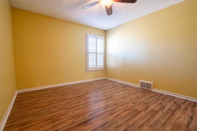 261 WALNUT LEAF DR, Memphis, TN 38018