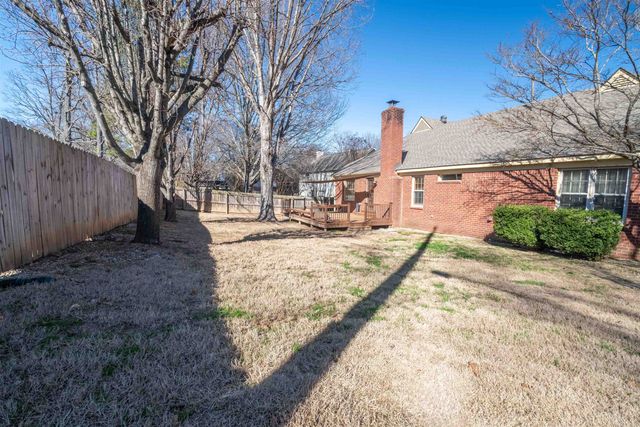 261 WALNUT LEAF DR, Memphis, TN 38018