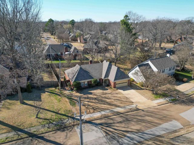 261 WALNUT LEAF DR, Memphis, TN 38018