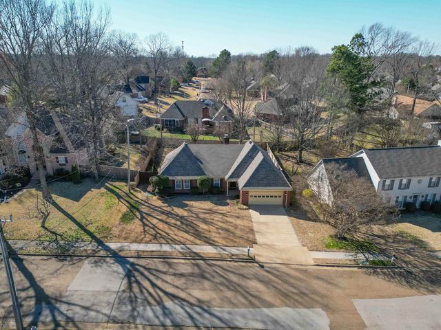 261 WALNUT LEAF DR, Memphis, TN 38018