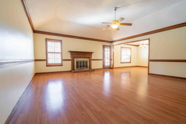 261 WALNUT LEAF DR, Memphis, TN 38018