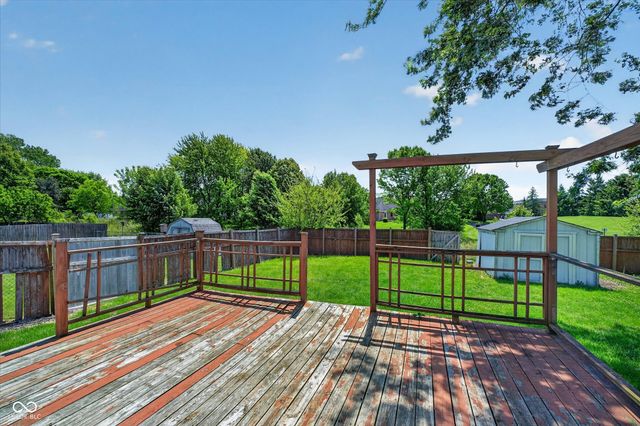 27 Lake Drive S, Brownsburg, IN 46112