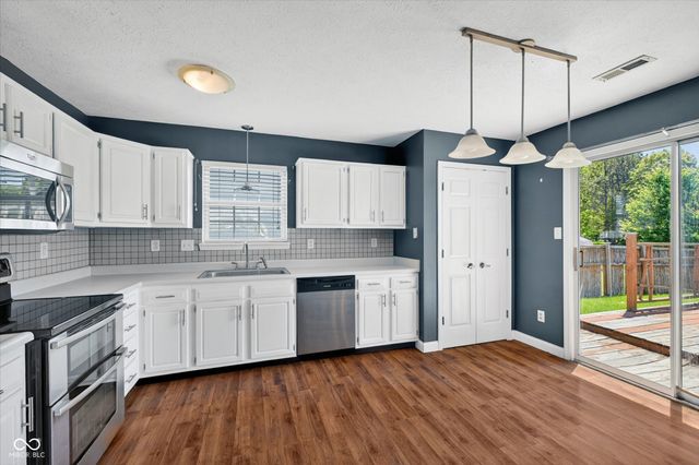 27 Lake Drive S, Brownsburg, IN 46112