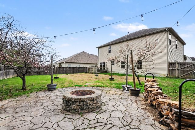 212 Leah Ct, Gallatin, TN 37066