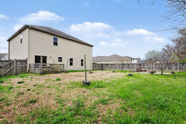 212 Leah Ct, Gallatin, TN 37066