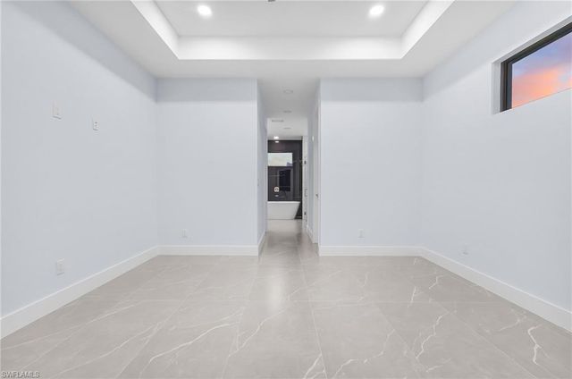 142 SW 33rd PL, Cape Coral, FL 33991