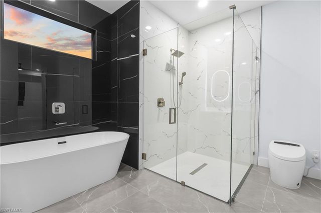 142 SW 33rd PL, Cape Coral, FL 33991