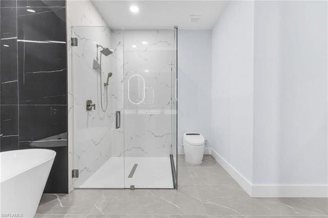 142 SW 33rd PL, Cape Coral, FL 33991