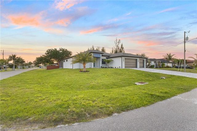 142 SW 33rd PL, Cape Coral, FL 33991