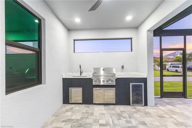 142 SW 33rd PL, Cape Coral, FL 33991