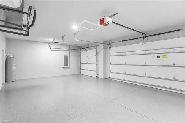 142 SW 33rd PL, Cape Coral, FL 33991