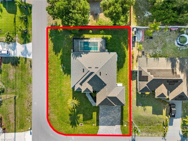 142 SW 33rd PL, Cape Coral, FL 33991