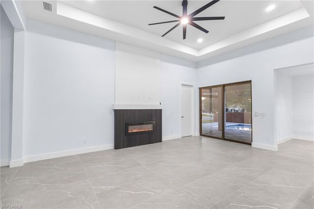 142 SW 33rd PL, Cape Coral, FL 33991