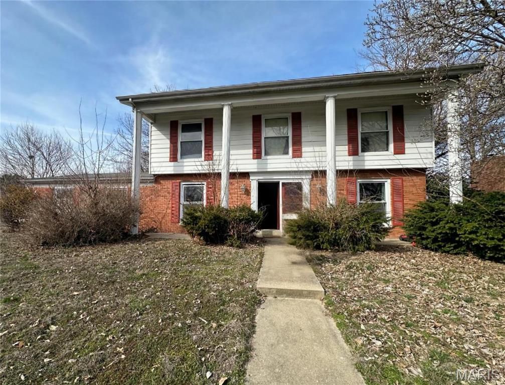 1319 Springfield Drive, Belleville, IL 62221