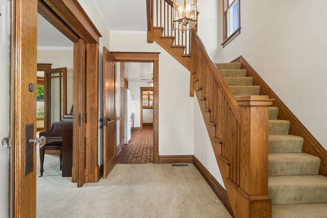 208 N Benton Street, Palatine, IL 60067