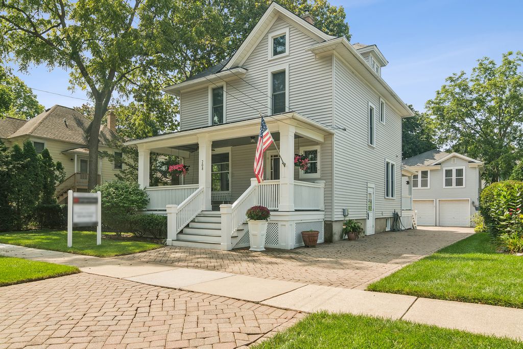 208 N Benton Street, Palatine, IL 60067