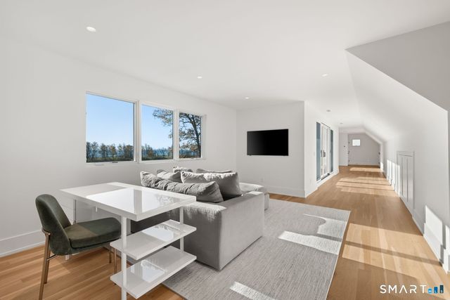 19 Beachside Common, Westport, CT 06880