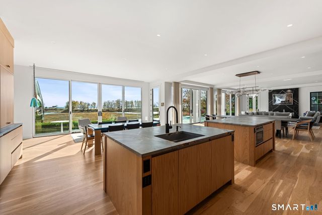 19 Beachside Common, Westport, CT 06880