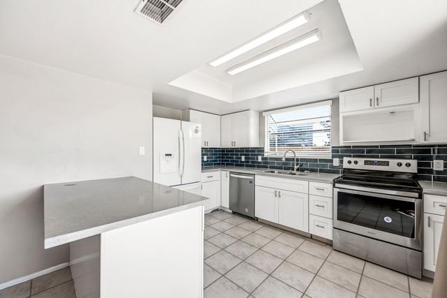 860 S Rio Drive, Chandler, AZ 85225