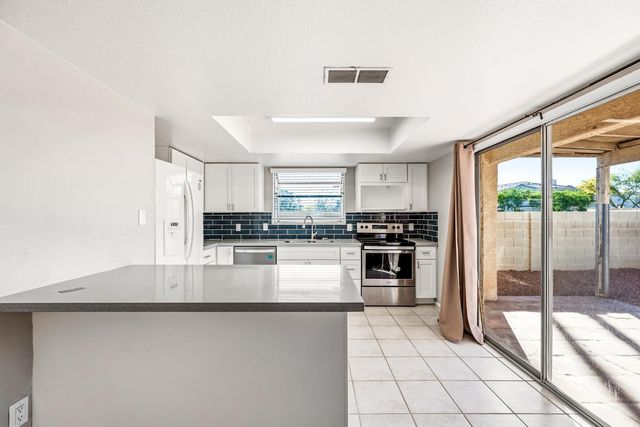 860 S Rio Drive, Chandler, AZ 85225