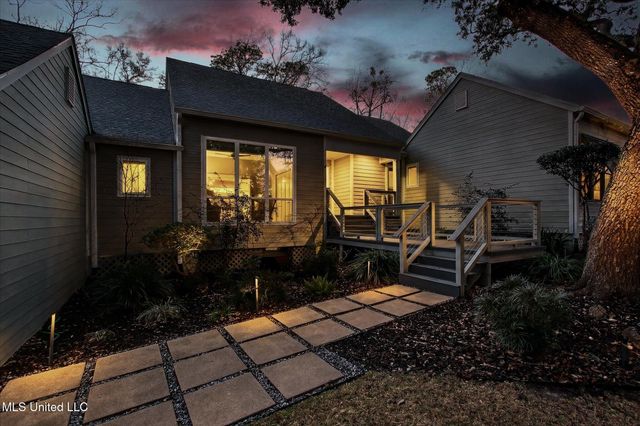 7928 Hapuna Place, Diamondhead, MS 39525