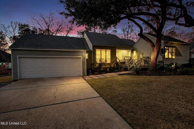 7928 Hapuna Place, Diamondhead, MS 39525
