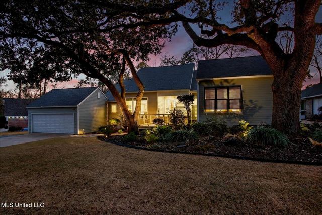 7928 Hapuna Place, Diamondhead, MS 39525