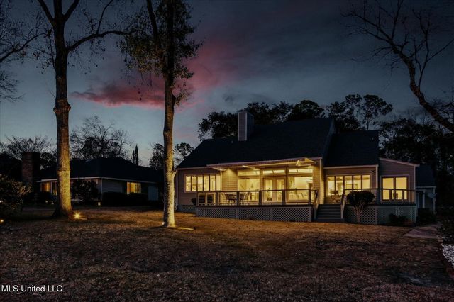 7928 Hapuna Place, Diamondhead, MS 39525